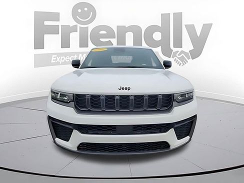New 2026 Jeep Grand Cherokee Altitude AWD/4WD image 8