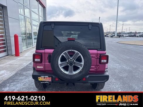 Used 2022 Jeep Wrangler Unlimited Sahara w/ Cold Weather Group image 5