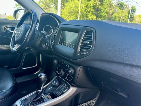 Used 2020 Jeep Compass Latitude w/ Popular Equipment Group AWD/4WD image 15