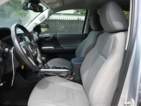 Used 2019 Toyota Tacoma SR5 RWD image 11