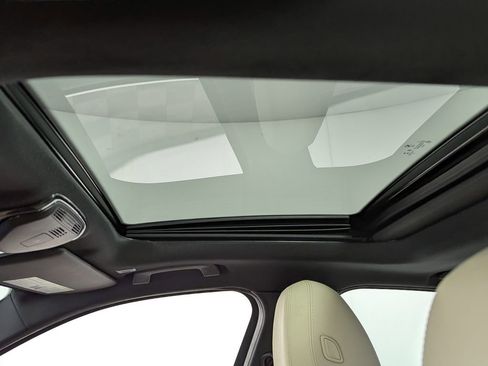 Used 2021 BMW 330i xDrive Sedan w/ Convenience Package image 12