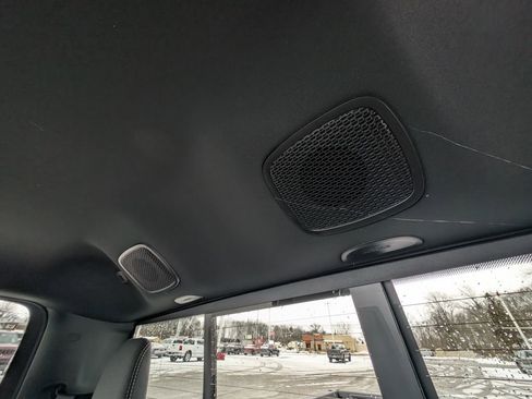 New 2026 RAM 1500 4x4 Crew Cab image 17