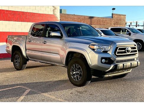 Used 2023 Toyota Tacoma SR5 w/ Technology Package image 12