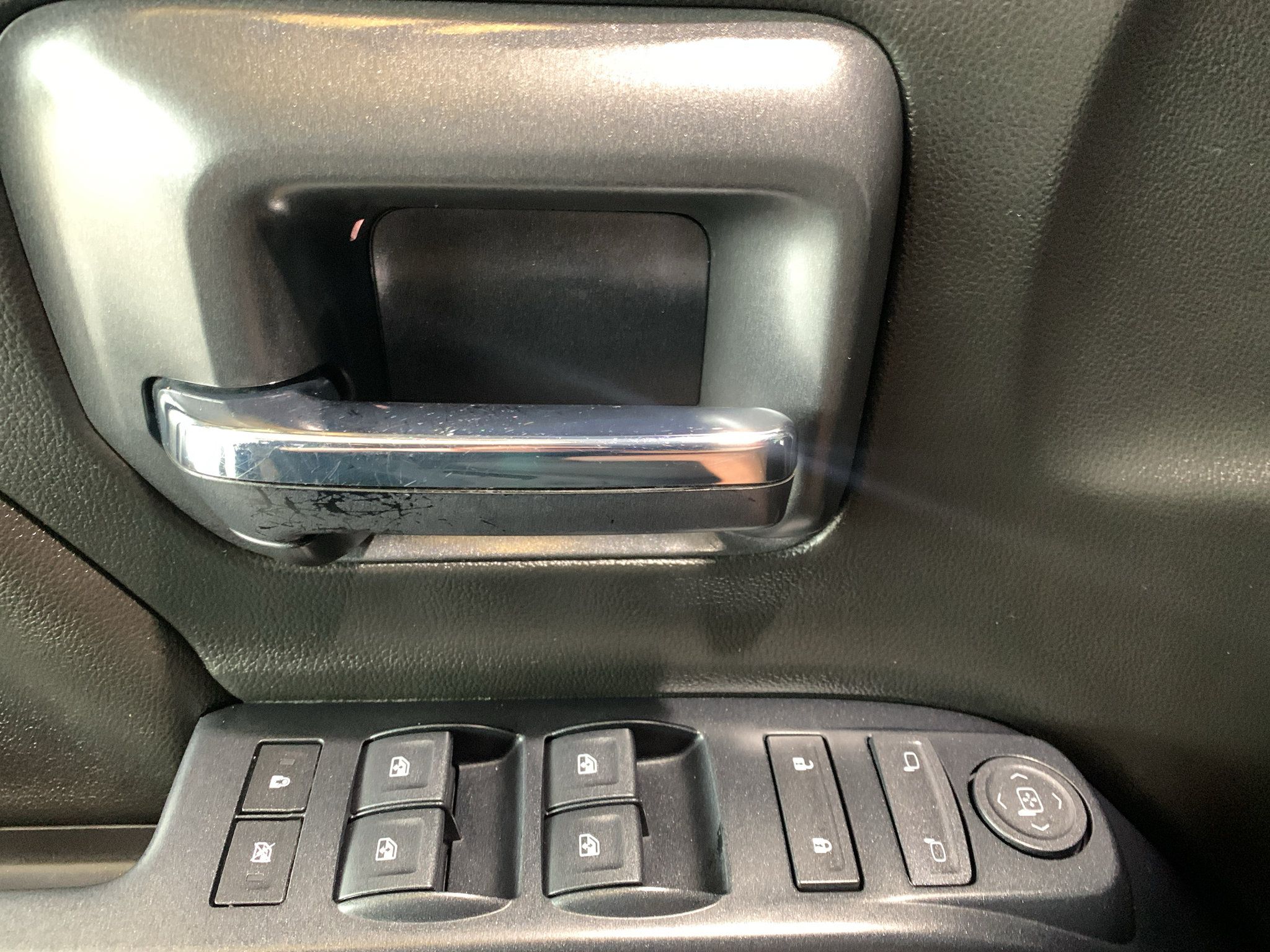 Used 2018 Chevrolet Silverado 1500 LT AWD/4WD image 24