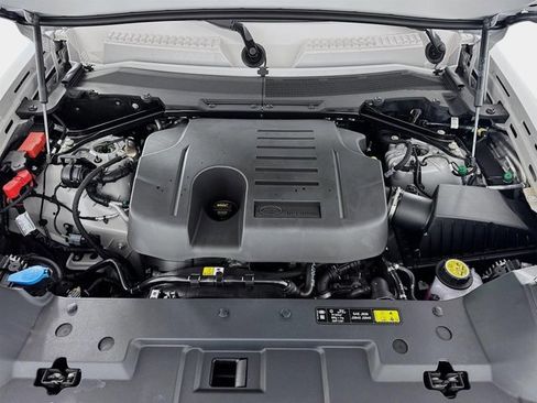 New 2026 Land Rover Defender 110 X-Dynamic SE AWD/4WD image 32