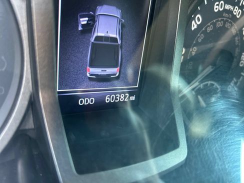 Used 2019 Toyota Tacoma TRD Off-Road AWD/4WD image 13