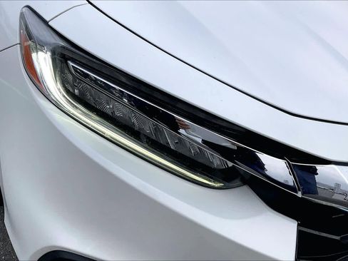 Used 2019 Honda Insight Touring image 30