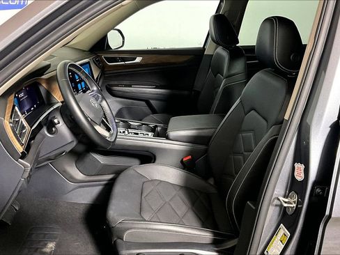 Used 2025 Volkswagen Atlas SE FWD image 20