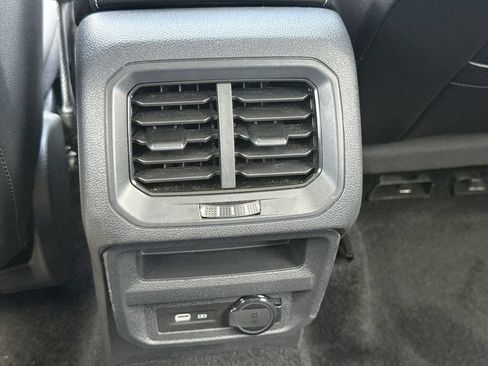 Used 2023 Volkswagen Tiguan SE FWD image 27