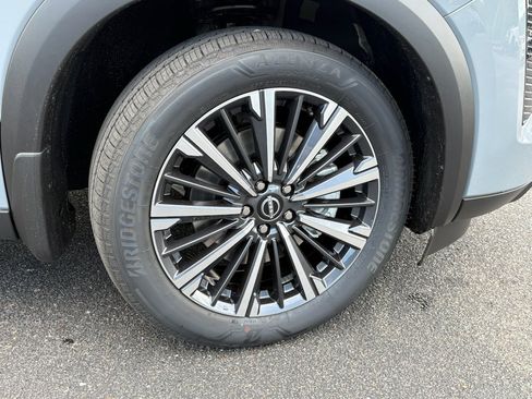 New 2026 Nissan Pathfinder Platinum AWD/4WD image 4