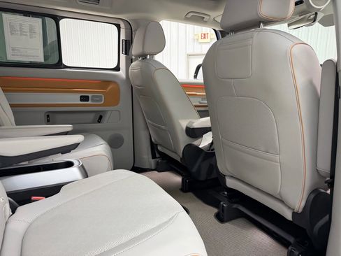 Used 2025 Volkswagen ID. Buzz 1st Edition image 23