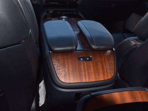 New 2025 Lincoln Navigator L Black Label image 21