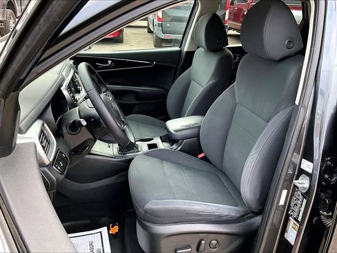 Used 2020 Kia Sorento S image 7
