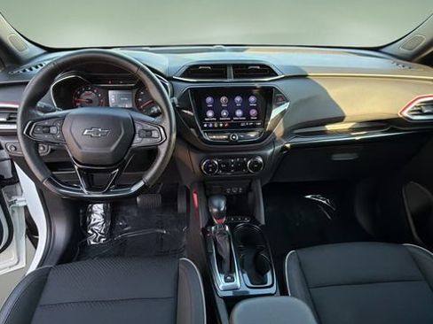 Used 2022 Chevrolet TrailBlazer RS w/ Sun and Liftgate Package FWD image 16