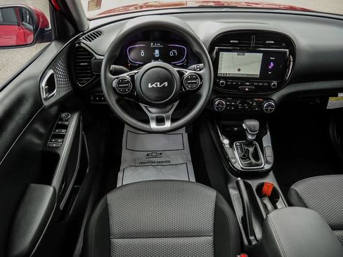 Used 2025 Kia Soul S FWD image 24