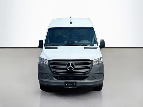 Used 2025 Mercedes-Benz Sprinter 2500 image 8