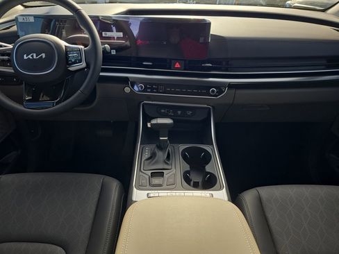 New 2026 Kia Carnival FWD image 14