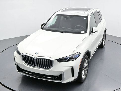 Used 2024 BMW X5 xDrive40i w/ Premium Package image 36