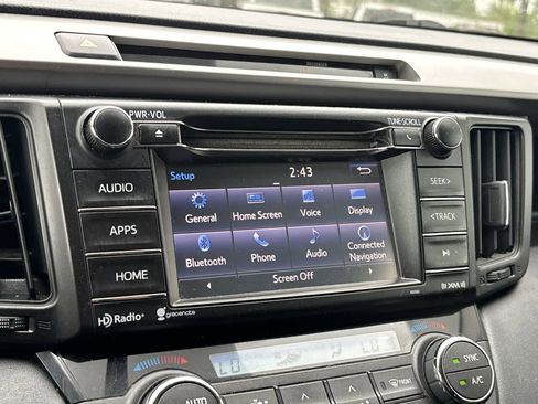 Used 2016 Toyota RAV4 XLE AWD/4WD image 19