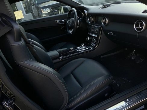 Used 2020 Mercedes-Benz SLC 300 image 23