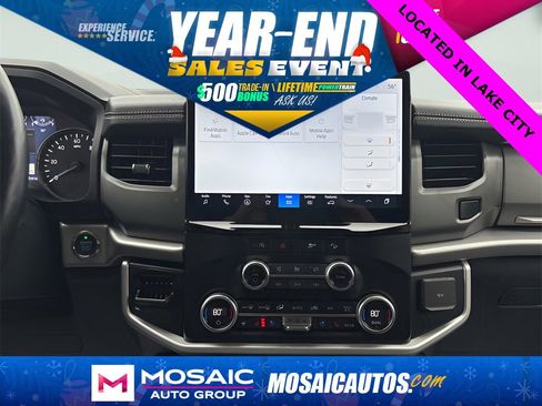 Used 2024 Ford Expedition XLT image 15