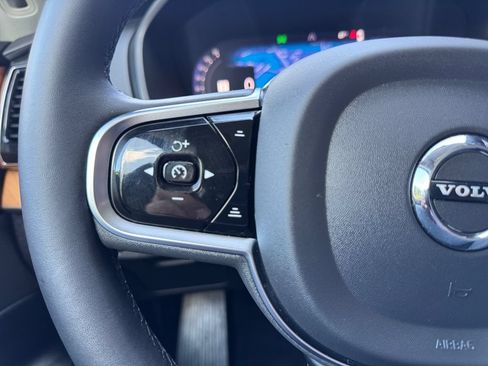 Certified 2023 Volvo XC90 T8 Plus AWD/4WD image 17