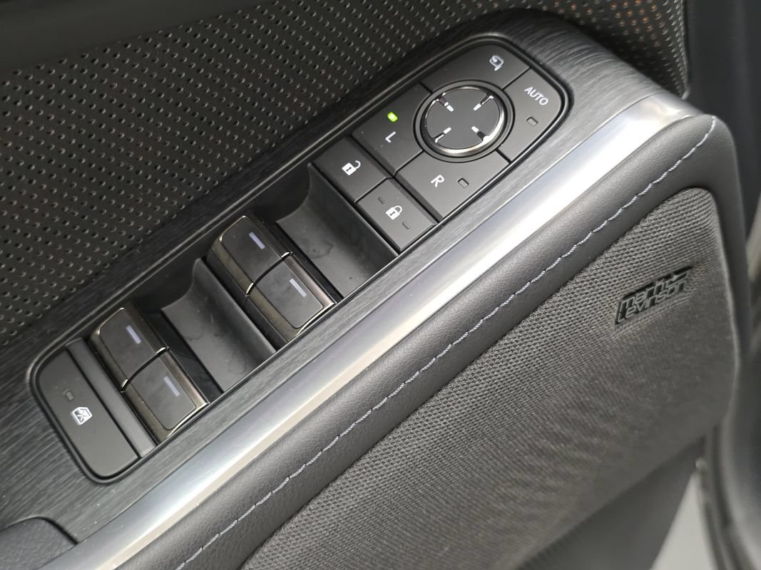 Used 2024 Lexus GX 550 w/ Cold Area Package AWD/4WD image 30