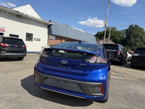 Used 2020 Hyundai Ioniq SE FWD image 15