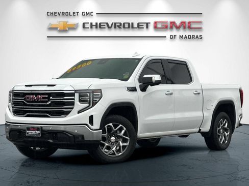 Used 2024 GMC Sierra 1500 SLT w/ SLT Premium Plus Package AWD/4WD image 7