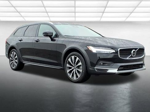 Used 2023 Volvo V90 B6 Cross Country Plus AWD/4WD image 9