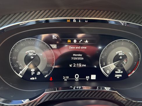 Used 2022 Bentley Bentayga AWD/4WD image 20