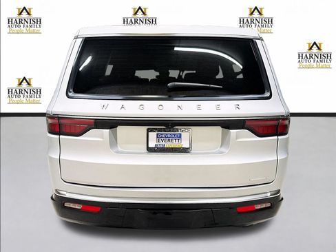 Used 2024 Jeep Wagoneer Series II AWD/4WD image 6