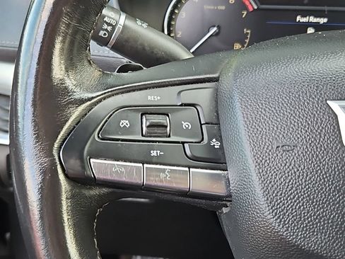 Used 2022 Cadillac XT4 Premium Luxury w/ Safety Alert Package FWD image 11