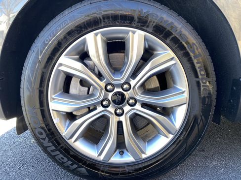 Used 2024 Ford Edge Titanium image 39