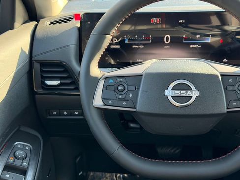 New 2026 Nissan Sentra SR w/ SR Premium Package FWD image 21