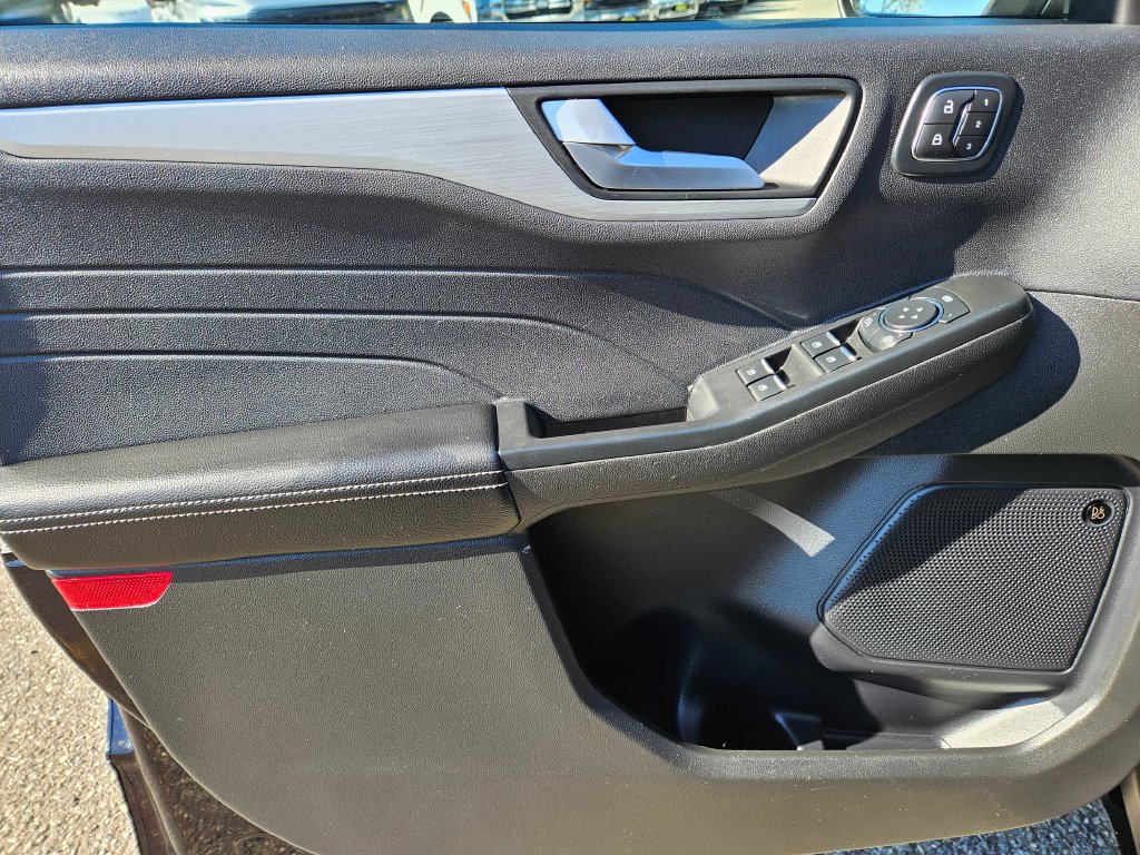 Used 2025 Ford Escape SE w/ PHEV Premium Package FWD image 21
