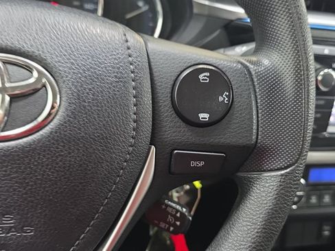 Used 2014 Toyota Corolla LE FWD image 17
