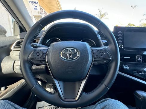 Used 2024 Toyota Camry SE image 12