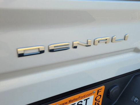 Used 2024 GMC Sierra 3500 Denali w/ Denali Reserve Package image 10