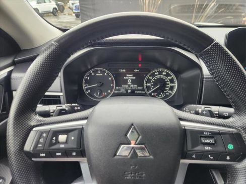 Used 2024 Mitsubishi Outlander SE image 30