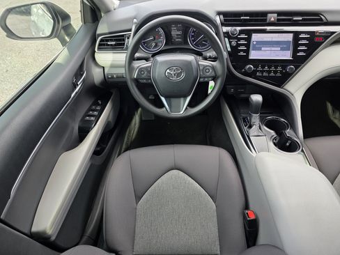 Used 2019 Toyota Camry L image 12