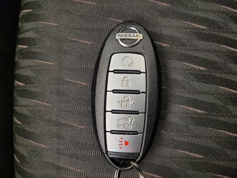 Used 2020 Nissan Rogue SV image 32