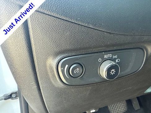 Used 2021 Chevrolet Equinox LT FWD image 15