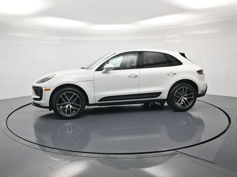 Used 2026 Porsche Macan AWD/4WD image 2
