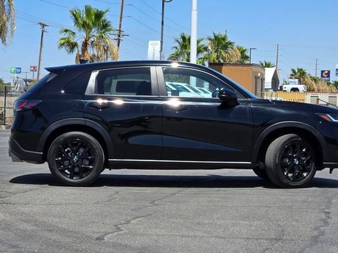 Used 2025 Honda HR-V Sport image 3