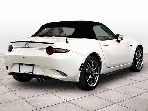Used 2022 MAZDA MX-5 Miata Grand Touring RWD image 11