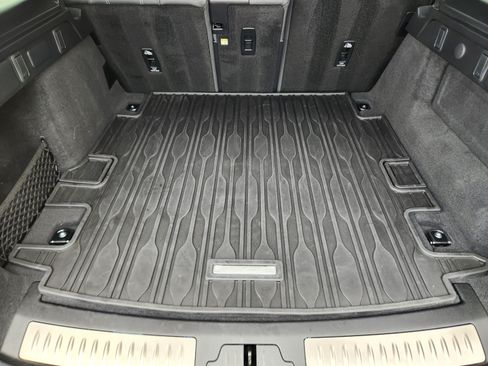 Used 2023 Land Rover Range Rover Velar R-Dynamic S AWD/4WD image 31