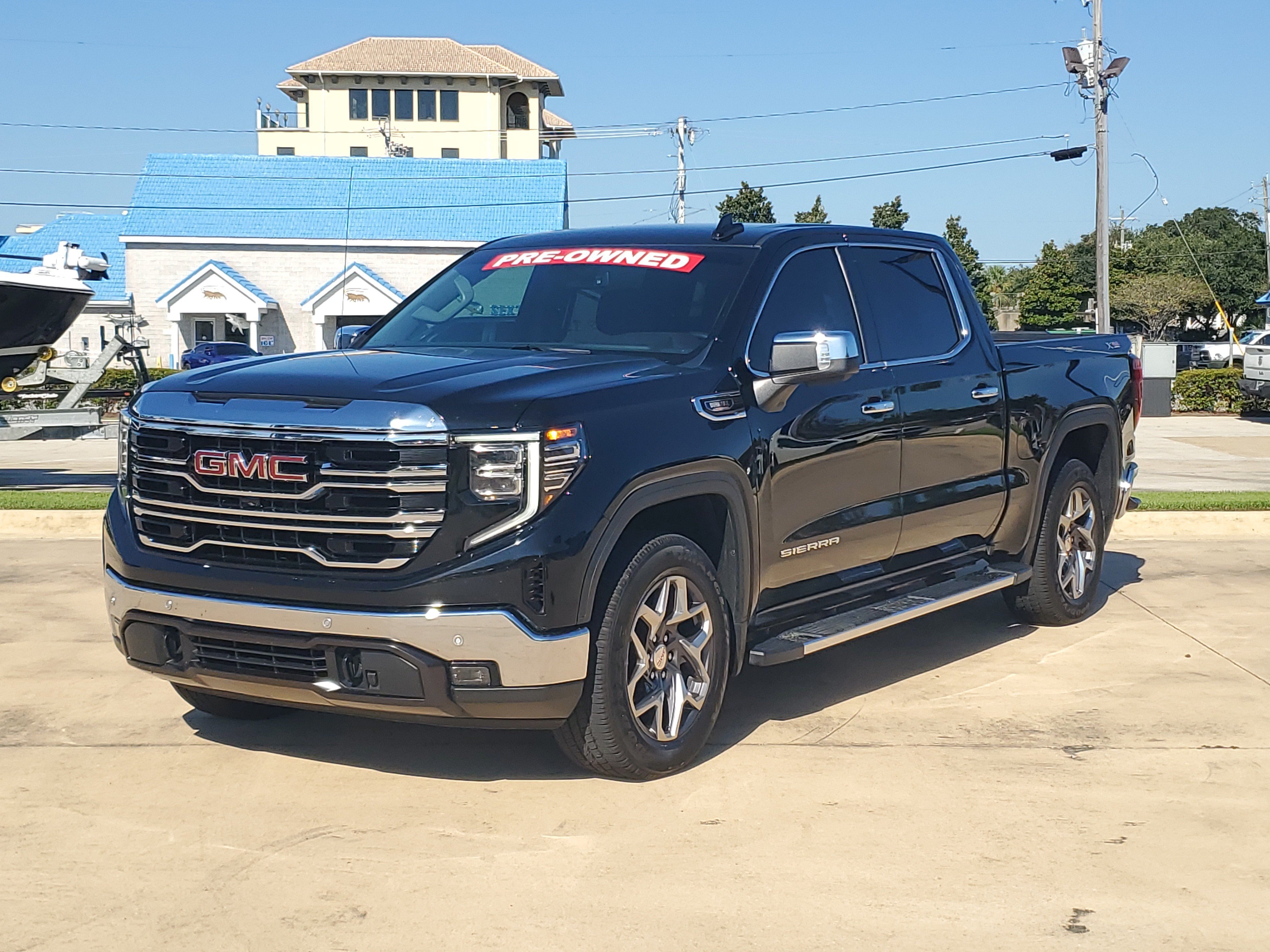 Used 2022 GMC Sierra 1500 SLT w/ SLT Premium Plus Package AWD/4WD image 1