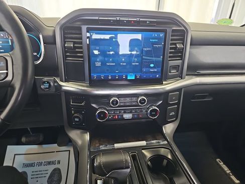 Used 2022 Ford F150 Lariat w/ Equipment Group 502A High AWD/4WD image 17