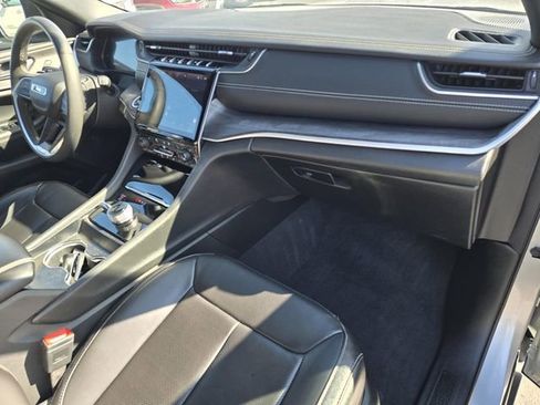 Used 2024 Jeep Grand Cherokee L Limited w/ Luxury Tech Group II image 34